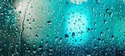 photo d'eau de pluie sur une vitre