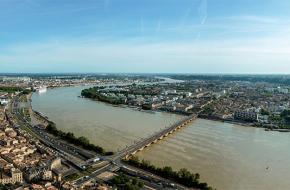 vue aérienne de Bordeaux et environs donnant sur la Garonne © © DJI Bordeaux Métropole
