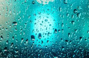 photo d'eau de pluie sur une vitre © © Pratik Gupta